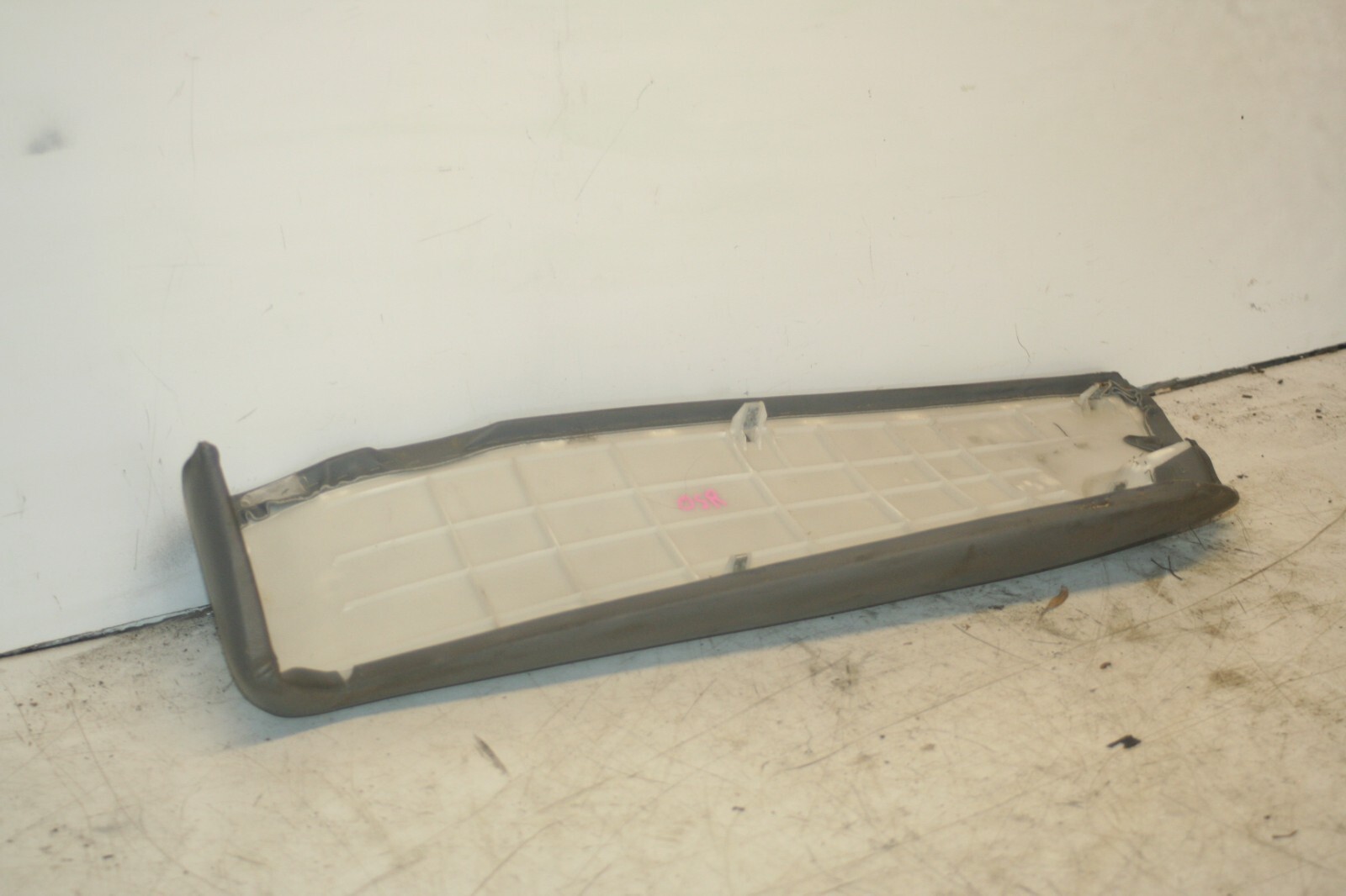 (98) TOYOTA RAV 4 MK1. DRIVER REAR LEATHER SEAT EDGE BOLSTER - Image 5