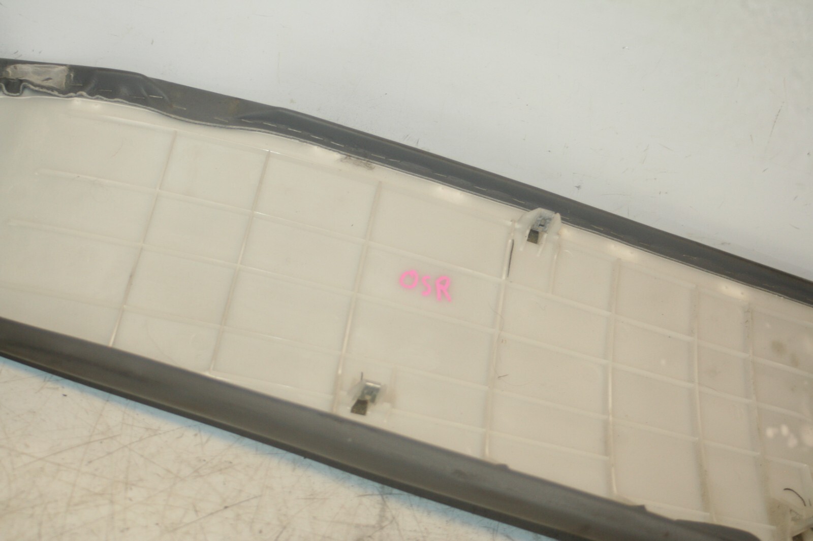 (98) TOYOTA RAV 4 MK1. DRIVER REAR LEATHER SEAT EDGE BOLSTER - Image 6