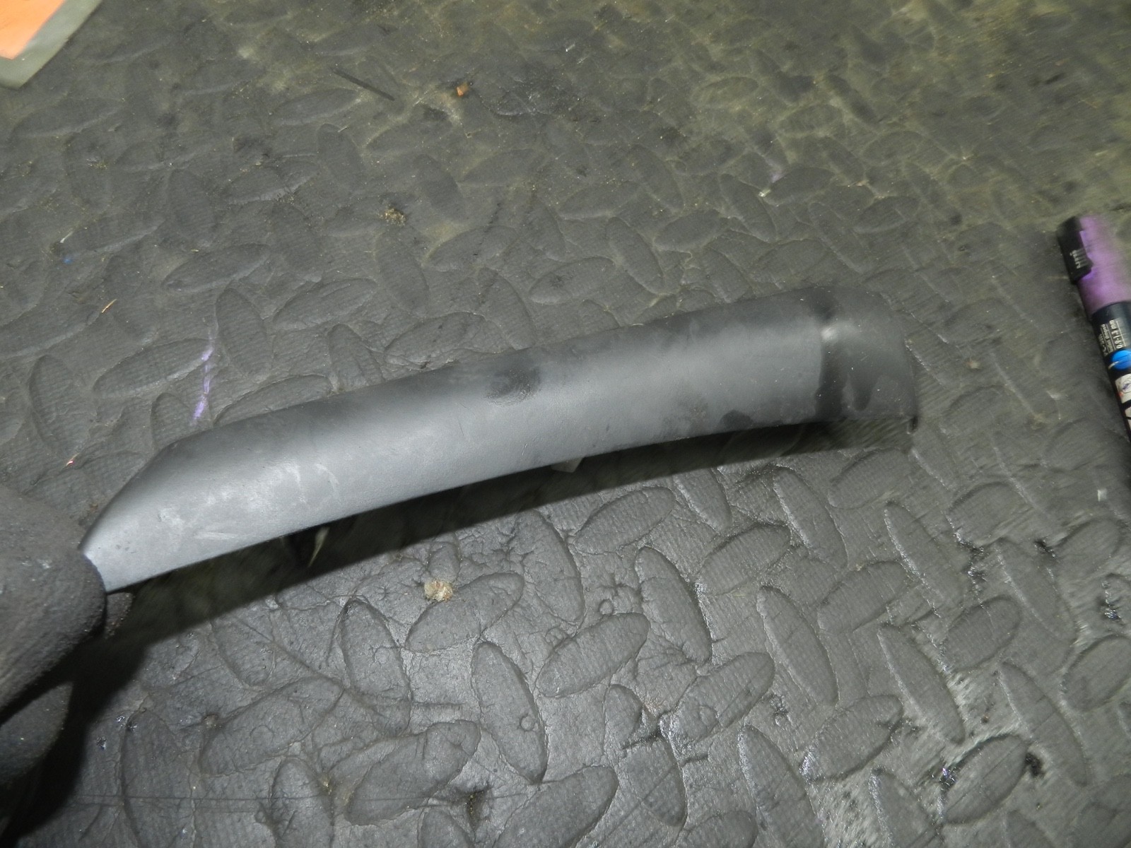 169. TOYOTA AURIS. 1.6 DIESEL. DOOR HANDLE TRIM