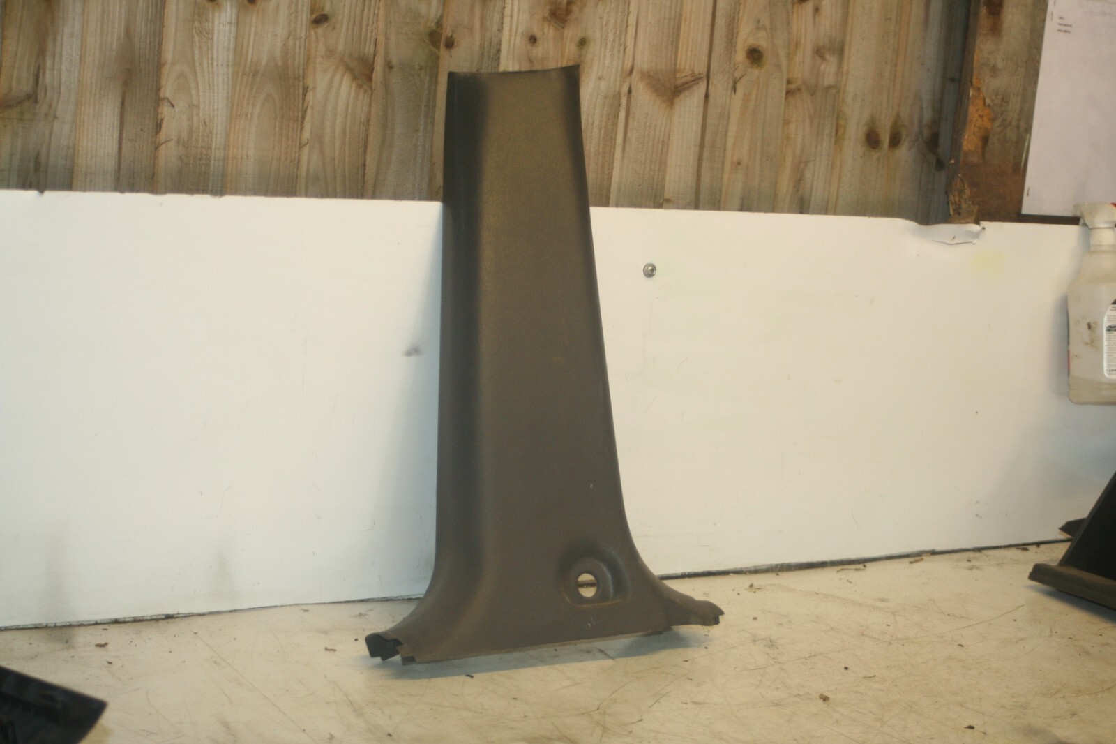 (98) TOYOTA RAV 4 MK1. B PILLAR LOWER TRIM 62413-42010 DRIVER SIDE - Image 3