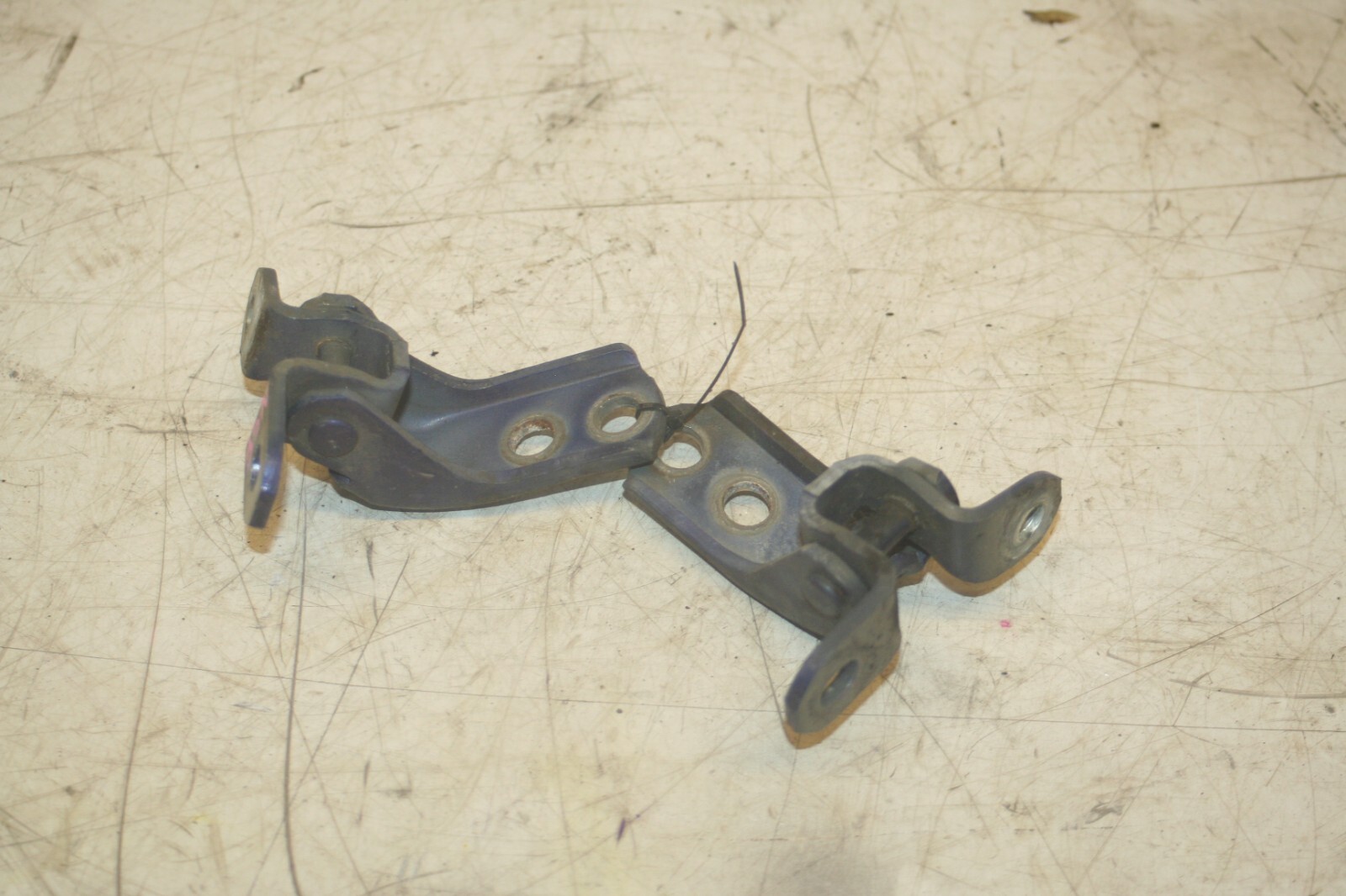 (98) TOYOTA RAV 4 MK1. PASSENGER SIDE FRONT DOOR HINGES