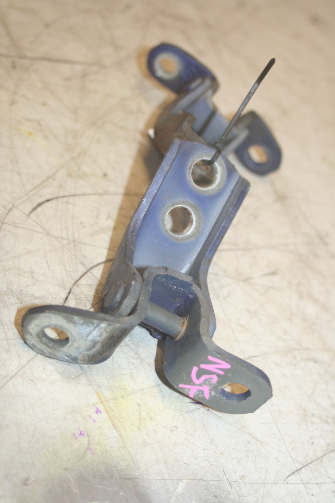(98) TOYOTA RAV 4 MK1. PASSENGER SIDE FRONT DOOR HINGES - Image 4