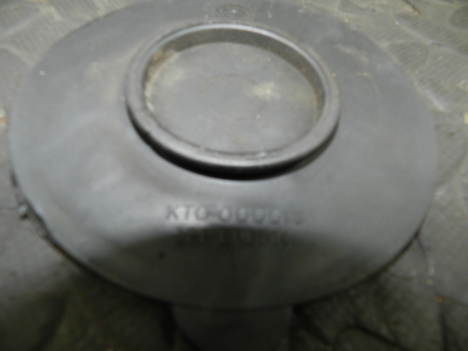 168. 2008 RANGE ROVER SPORT L320. KT013 WHEEL WIND CAP GROMMET COVER - Image 3
