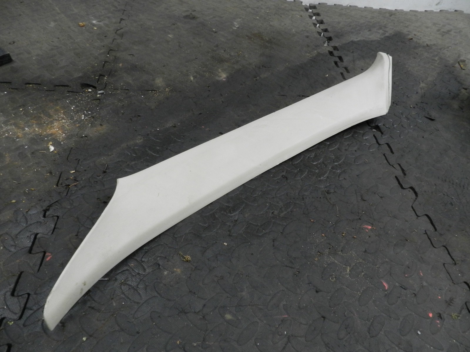 182. 2004 LANDROVER FREELANDER 1 L314. PASSENGER SIDE FRONT A PILLAR TRIM