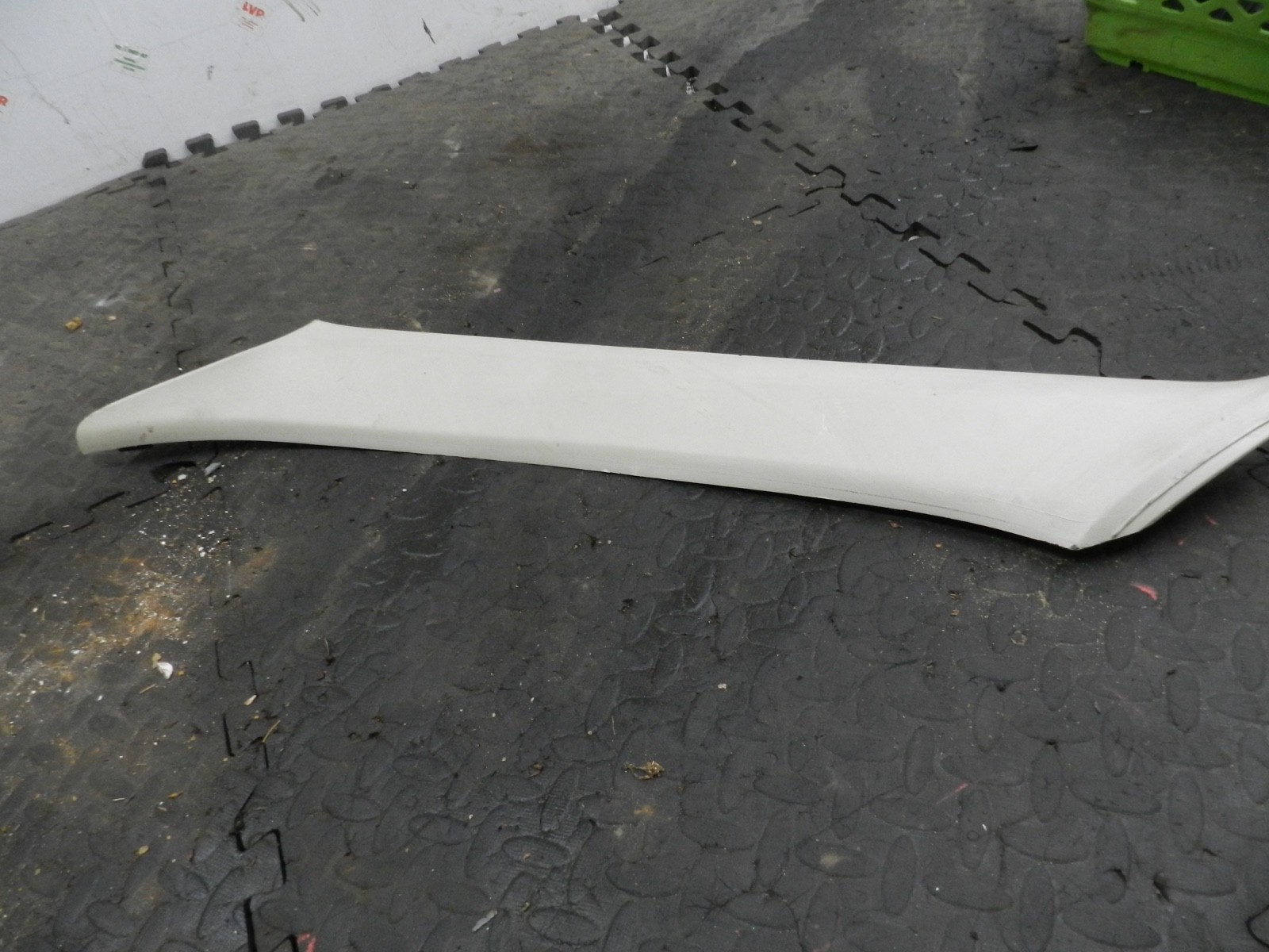 182. 2004 LANDROVER FREELANDER 1 L314. PASSENGER SIDE FRONT A PILLAR TRIM - Image 2