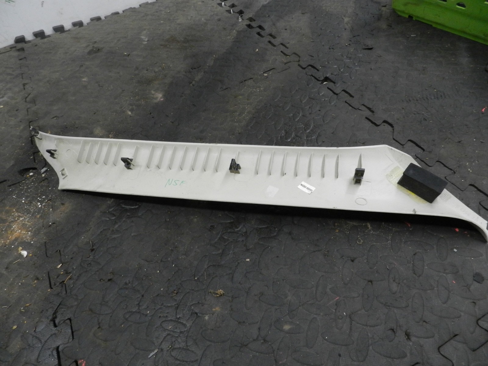 182. 2004 LANDROVER FREELANDER 1 L314. PASSENGER SIDE FRONT A PILLAR TRIM - Image 3