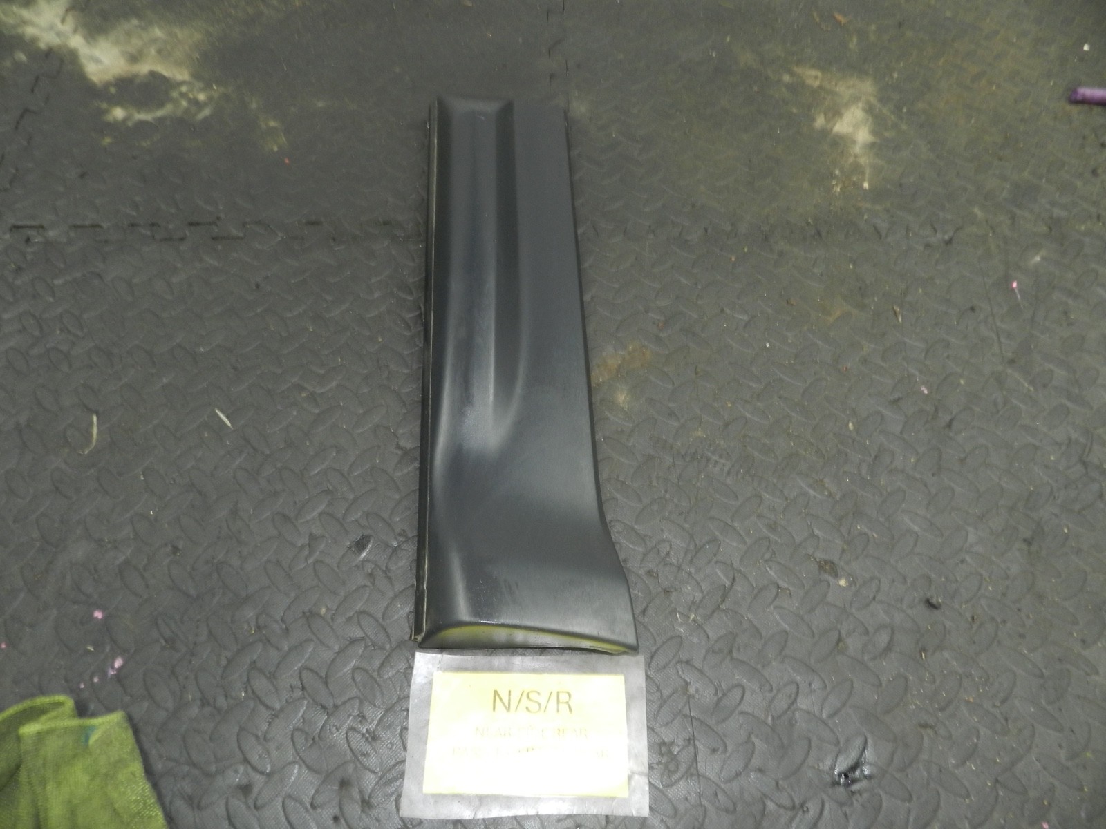 168. 2008 RANGE ROVER SPORT L320. PASSENGER SIDE REAR DOOR EXTERNAL TRIM