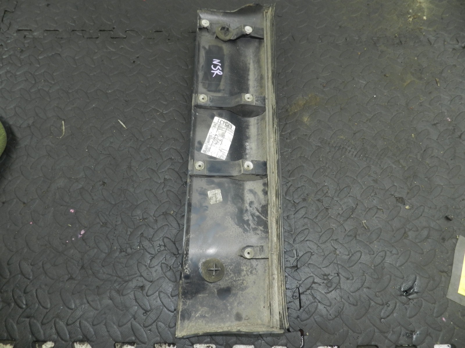 168. 2008 RANGE ROVER SPORT L320. PASSENGER SIDE REAR DOOR EXTERNAL TRIM - Image 4