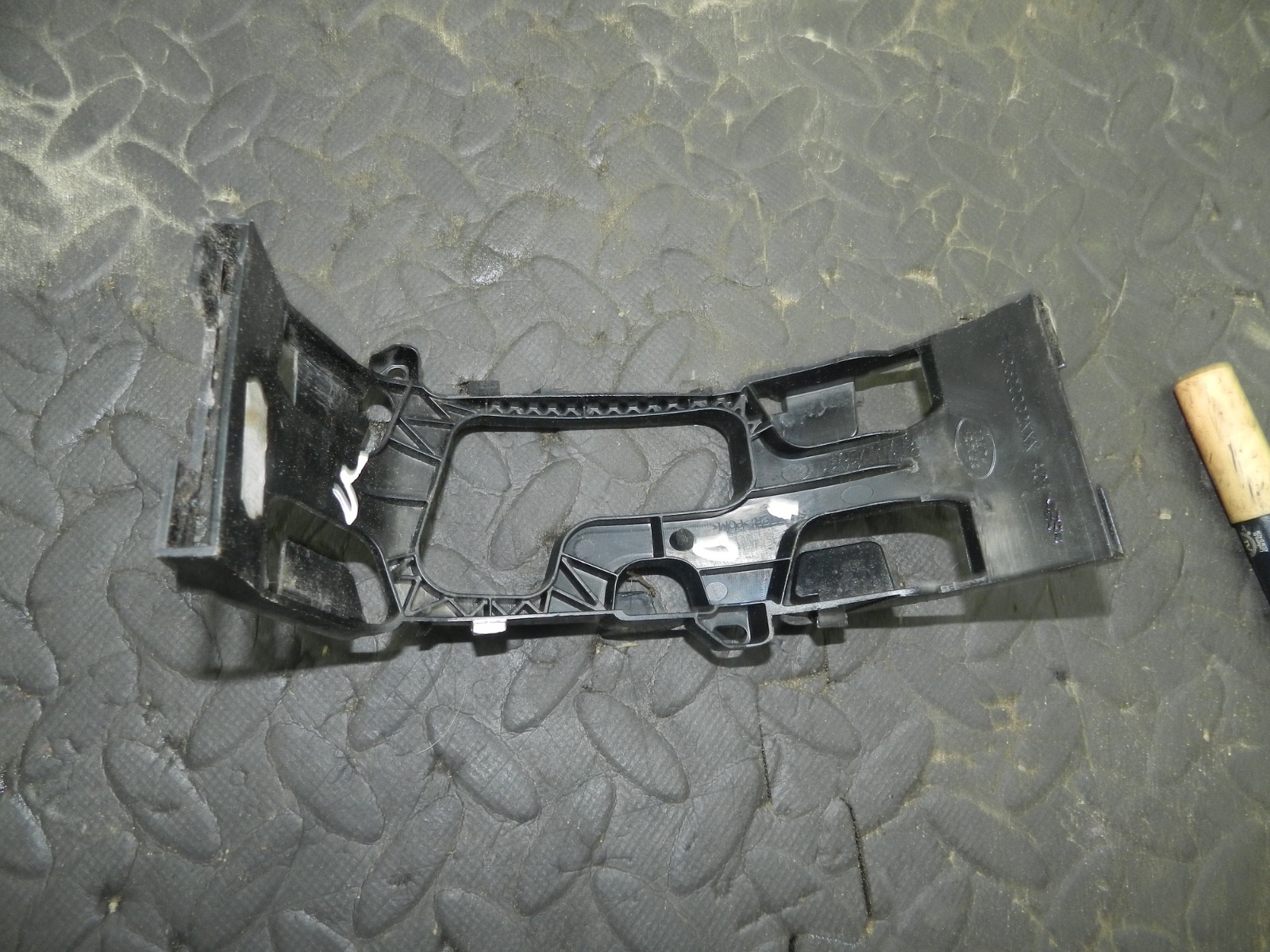 168. 2008 RANGE ROVER SPORT L320. FJG500032XXX TRIM GEAR SURROUND - Image 3