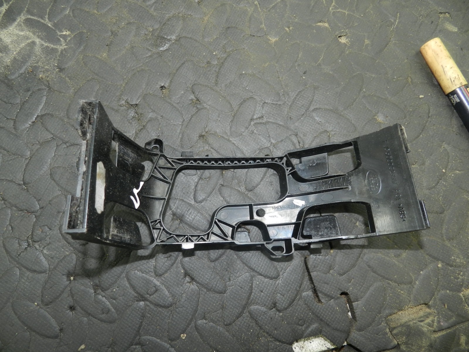 168. 2008 RANGE ROVER SPORT L320. FJG500032XXX TRIM GEAR SURROUND - Image 4