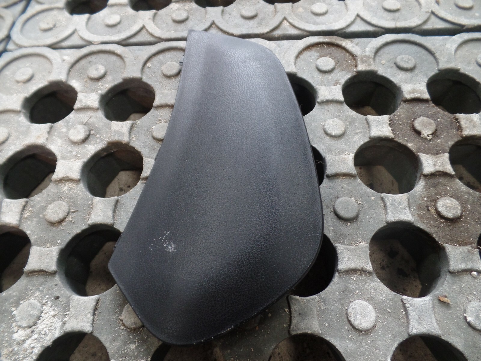 MK2 Nissan Note 2015 - Drivers Side O/S Dashboard End Cap / Trim