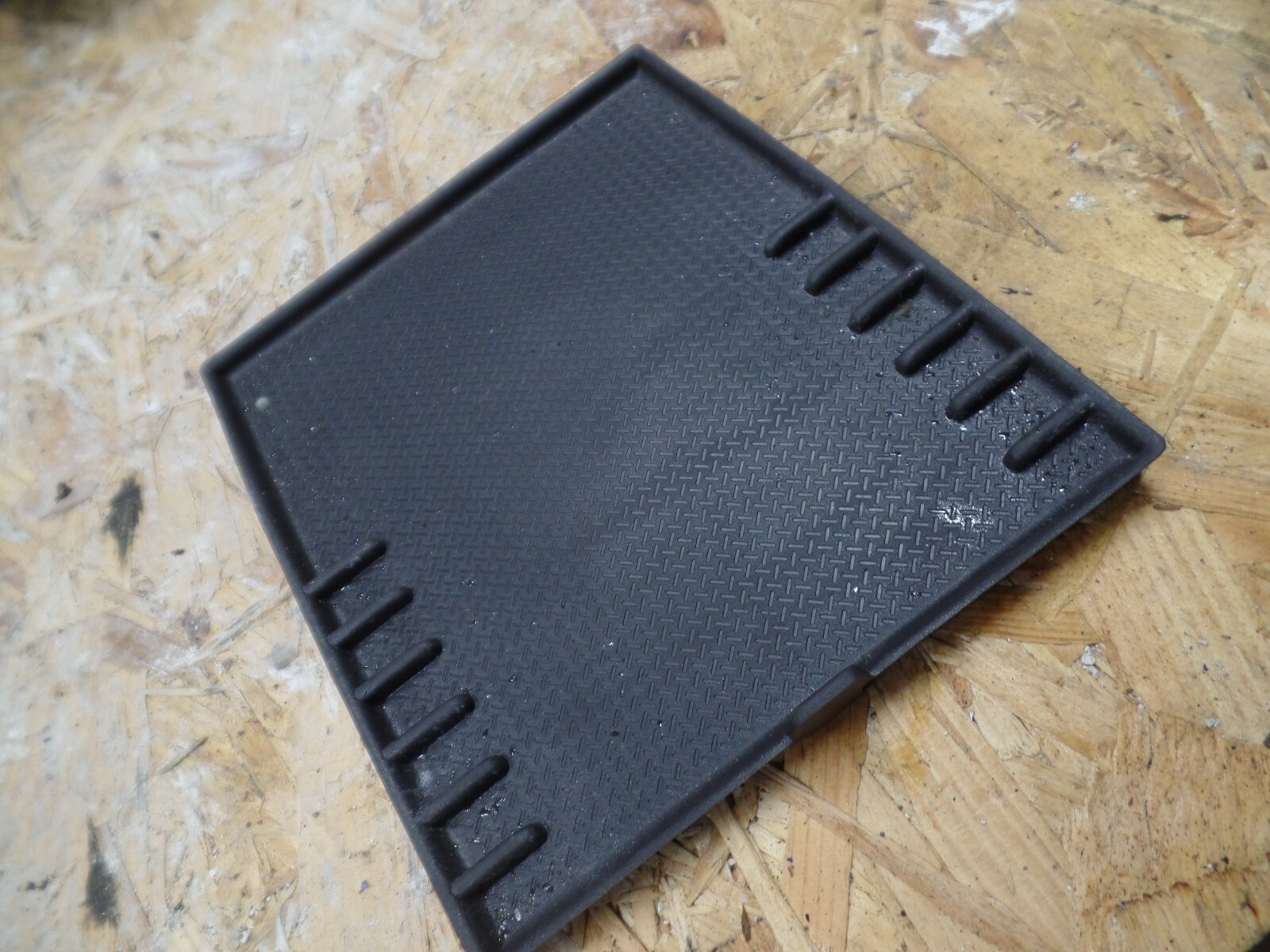 2010 MK2 Hyundai Santa Fe - Storage compartment rubber insert