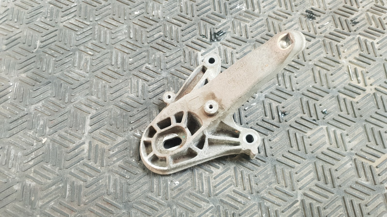 Mini Countryman 2014 1.6 Diesel 113BHP Gearbox Support Mount Bracket 67871110