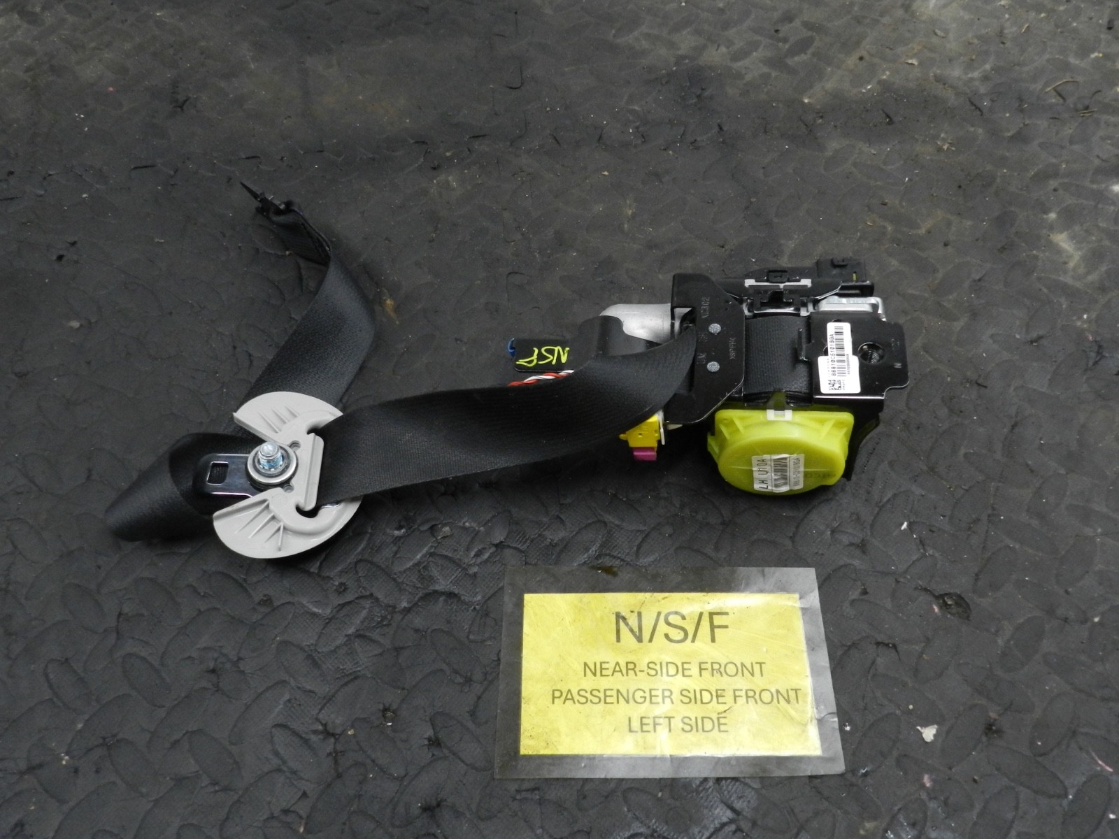 171. KIA SORENTO MK3 GT-LINE. PASSENGER SIDE FRONT SEAT BELT