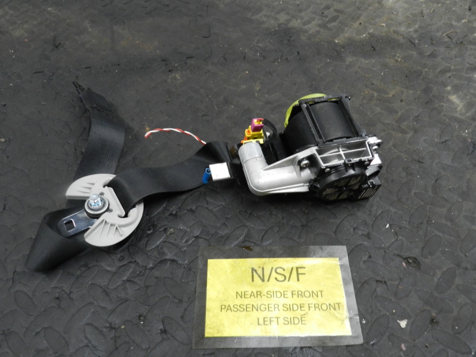 171. KIA SORENTO MK3 GT-LINE. PASSENGER SIDE FRONT SEAT BELT - Image 3