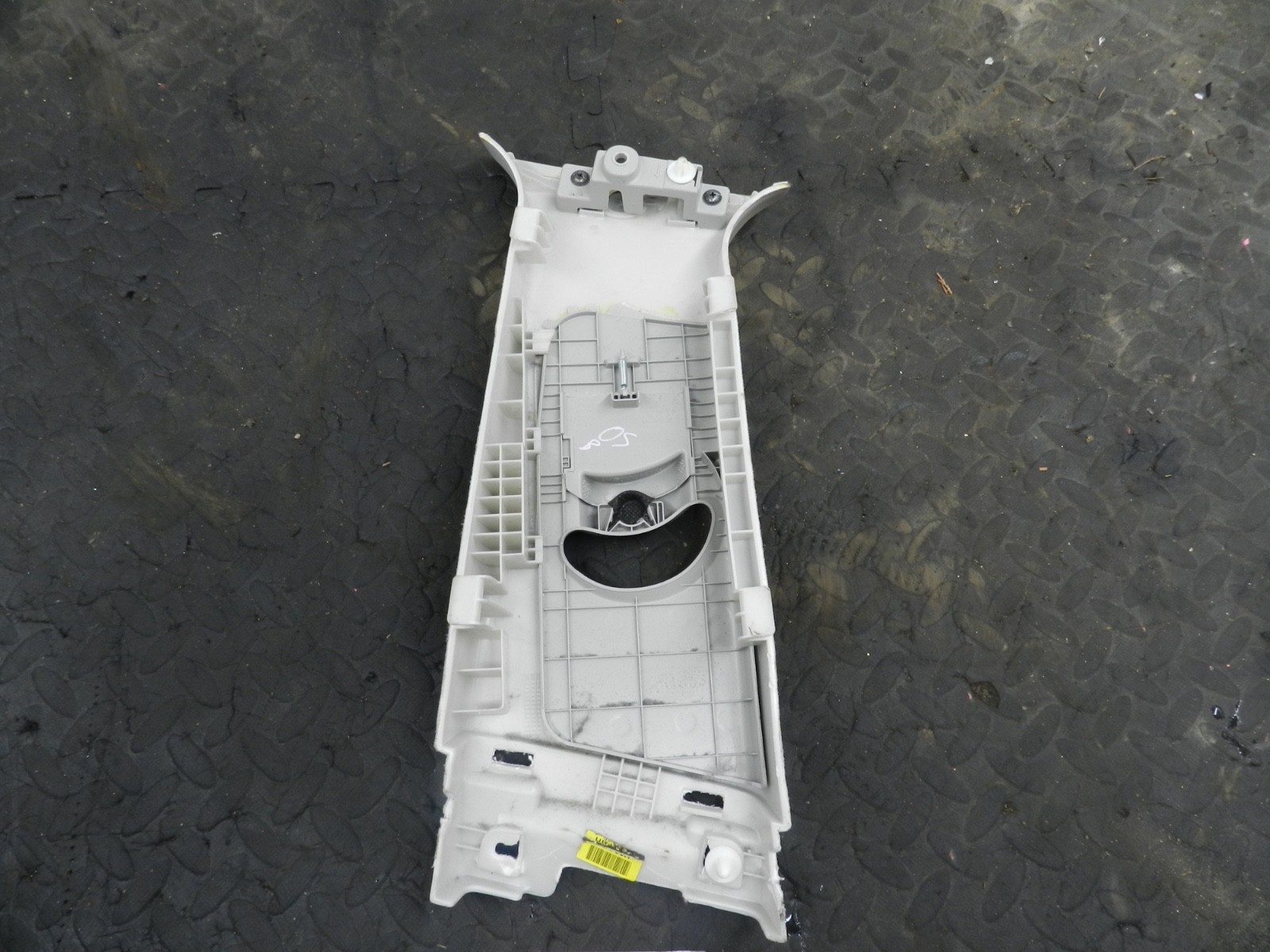 171. KIA SORENTO MK3 GT-LINE. DRIVER SIDE B PILLAR UPPER TRIM - Image 5