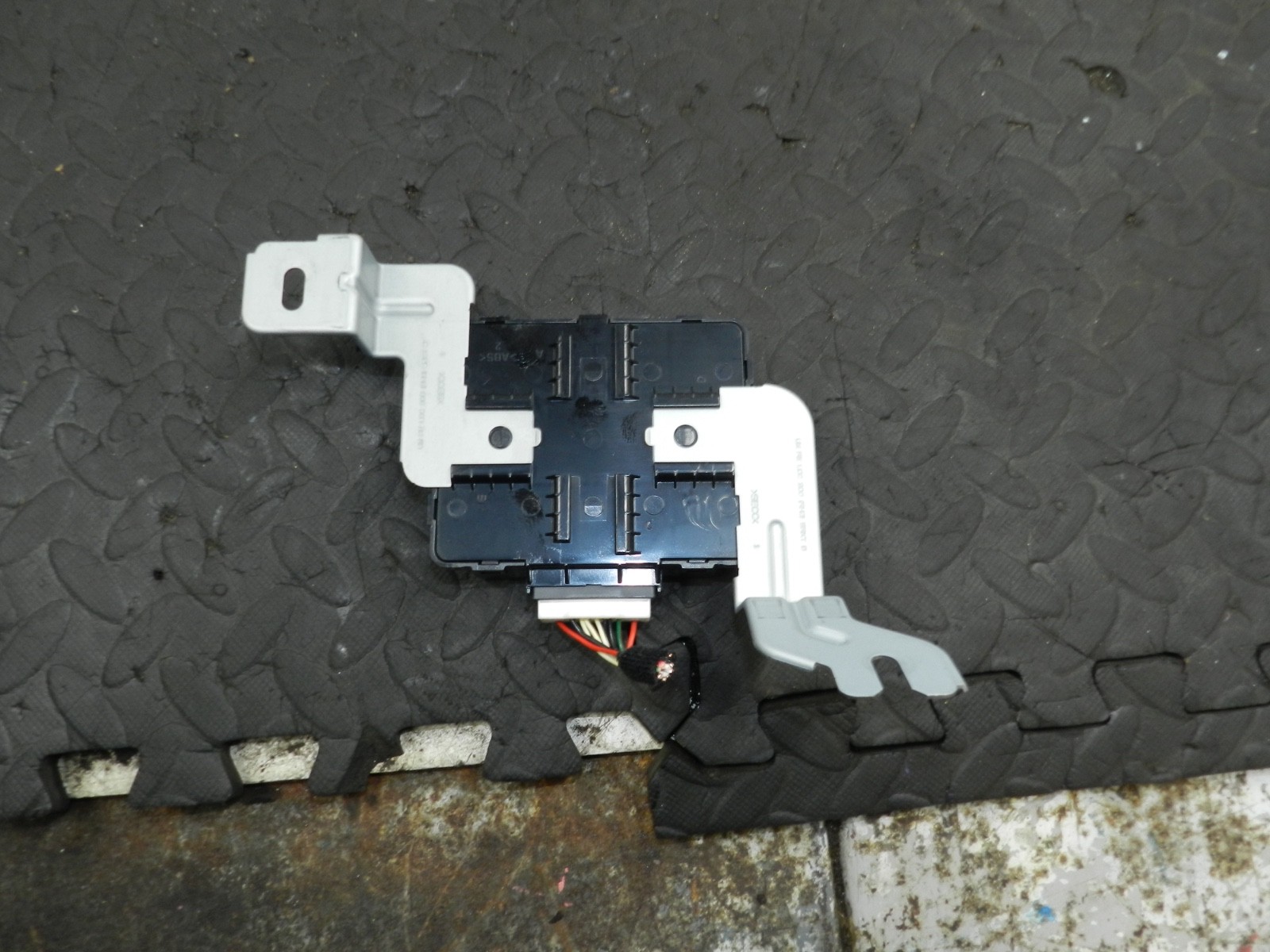 171. KIA SORENTO MK3 GT-LINE. 95300-C5910 LDC CONTROL MODULE - Image 3