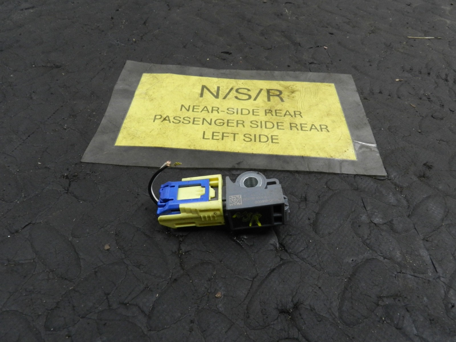 171. KIA SORENTO MK3 GT-LINE. PASSENGER SIDE REAR AIR BAG CRASH SENSOR