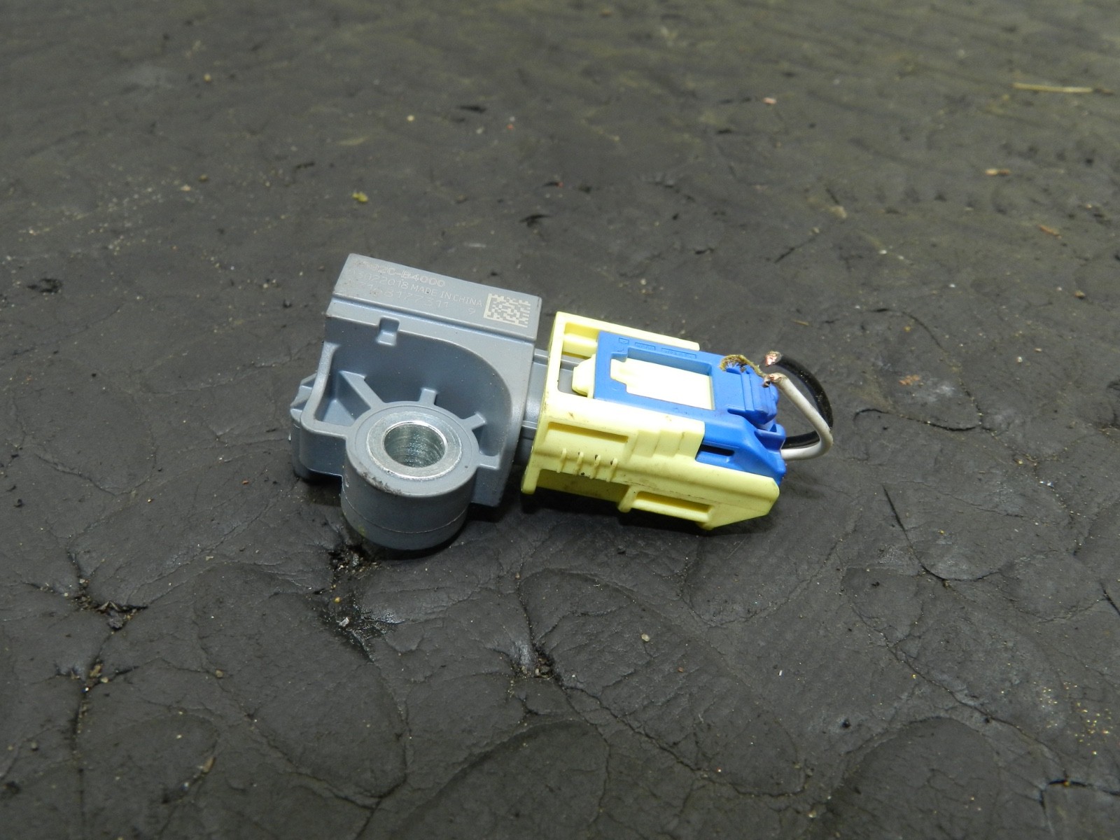 171. KIA SORENTO MK3 GT-LINE. PASSENGER SIDE REAR AIR BAG CRASH SENSOR - Image 4
