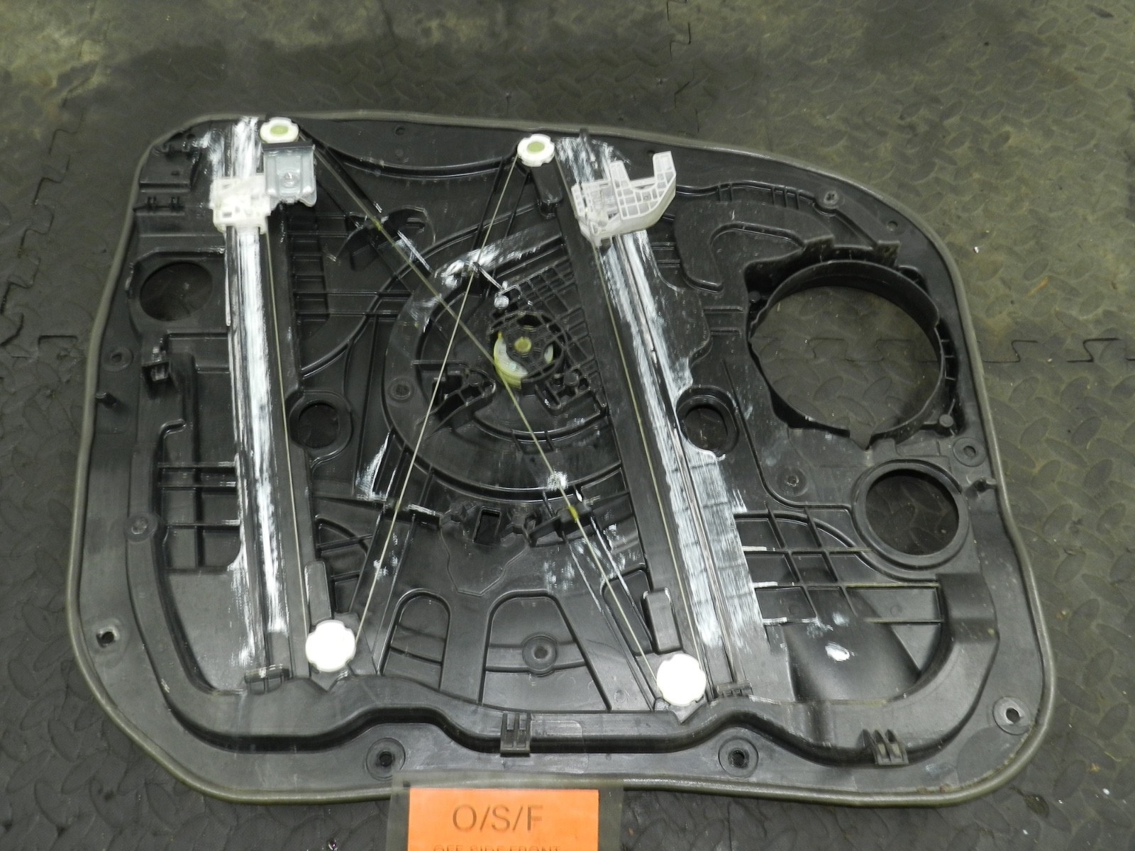 171. KIA SORENTO MK3 GT-LINE. DRIVER SIDE FRONT WINDOW REGULATOR