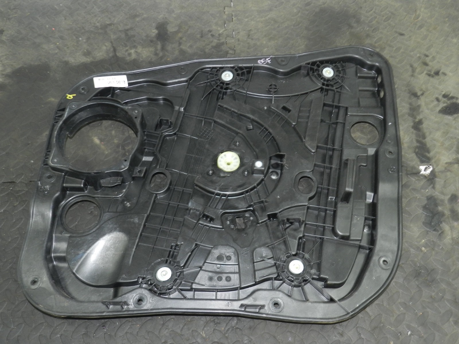 171. KIA SORENTO MK3 GT-LINE. DRIVER SIDE FRONT WINDOW REGULATOR - Image 2