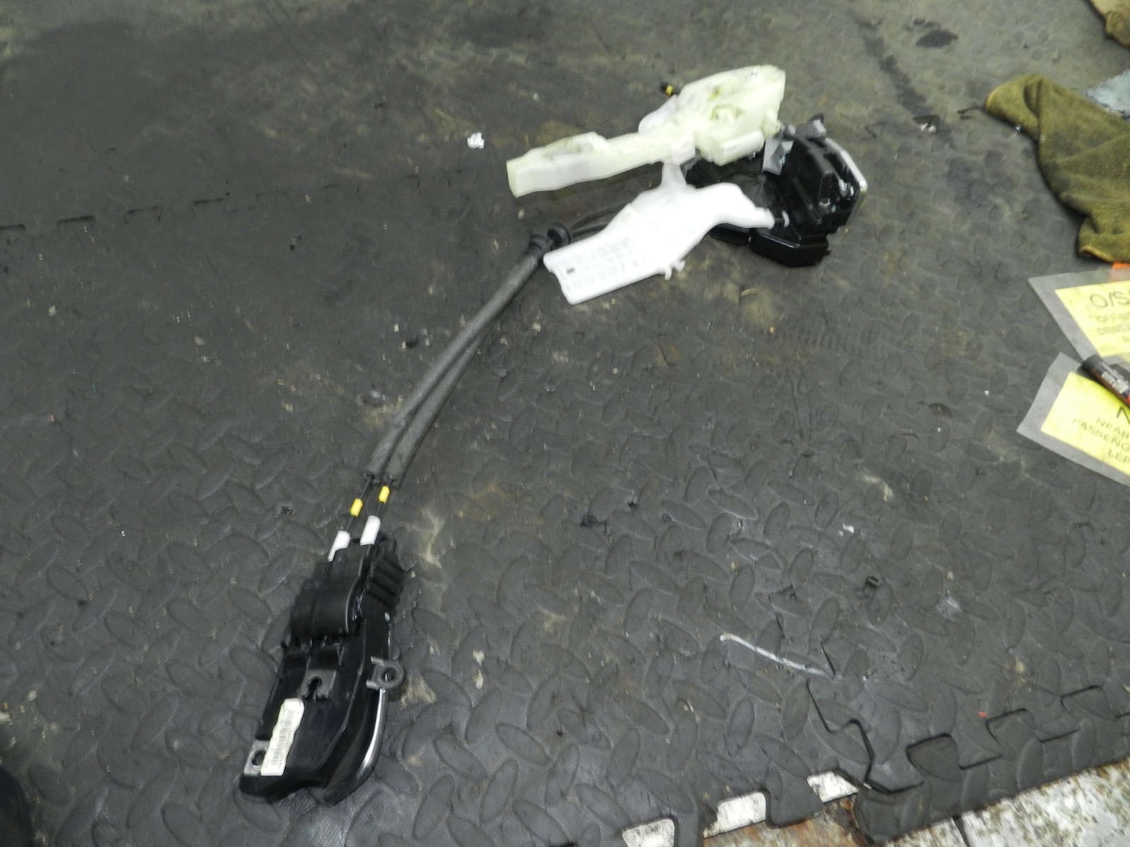 171. KIA SORENTO MK3 GT-LINE. PASSENGER SIDE REAR DOOR LOCK MOTOR MECHANISM