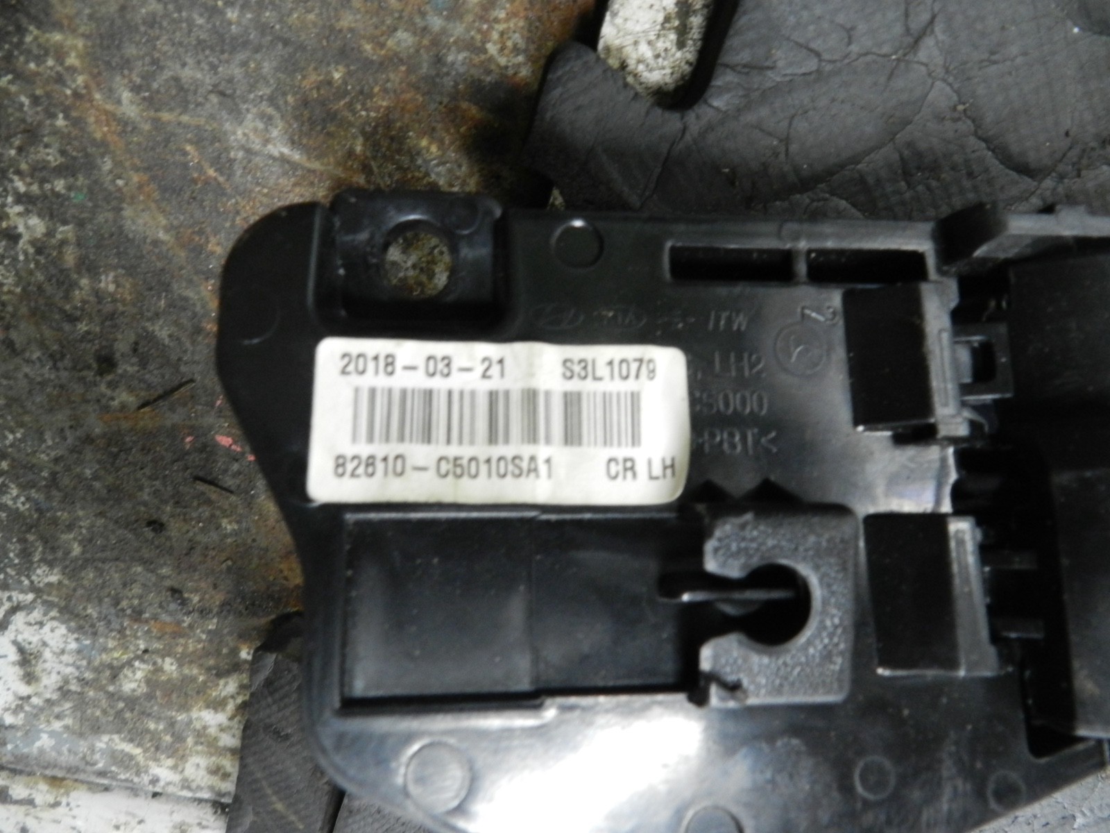 171. KIA SORENTO MK3 GT-LINE. PASSENGER SIDE REAR DOOR LOCK MOTOR MECHANISM - Image 4
