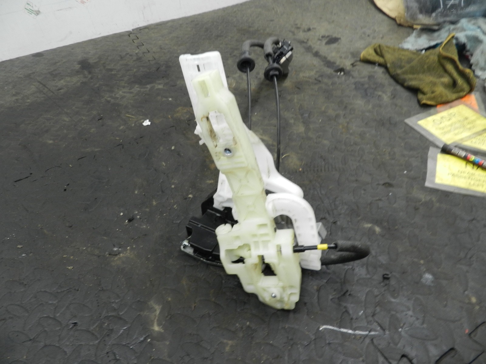 171. KIA SORENTO MK3 GT-LINE. PASSENGER SIDE REAR DOOR LOCK MOTOR MECHANISM - Image 5