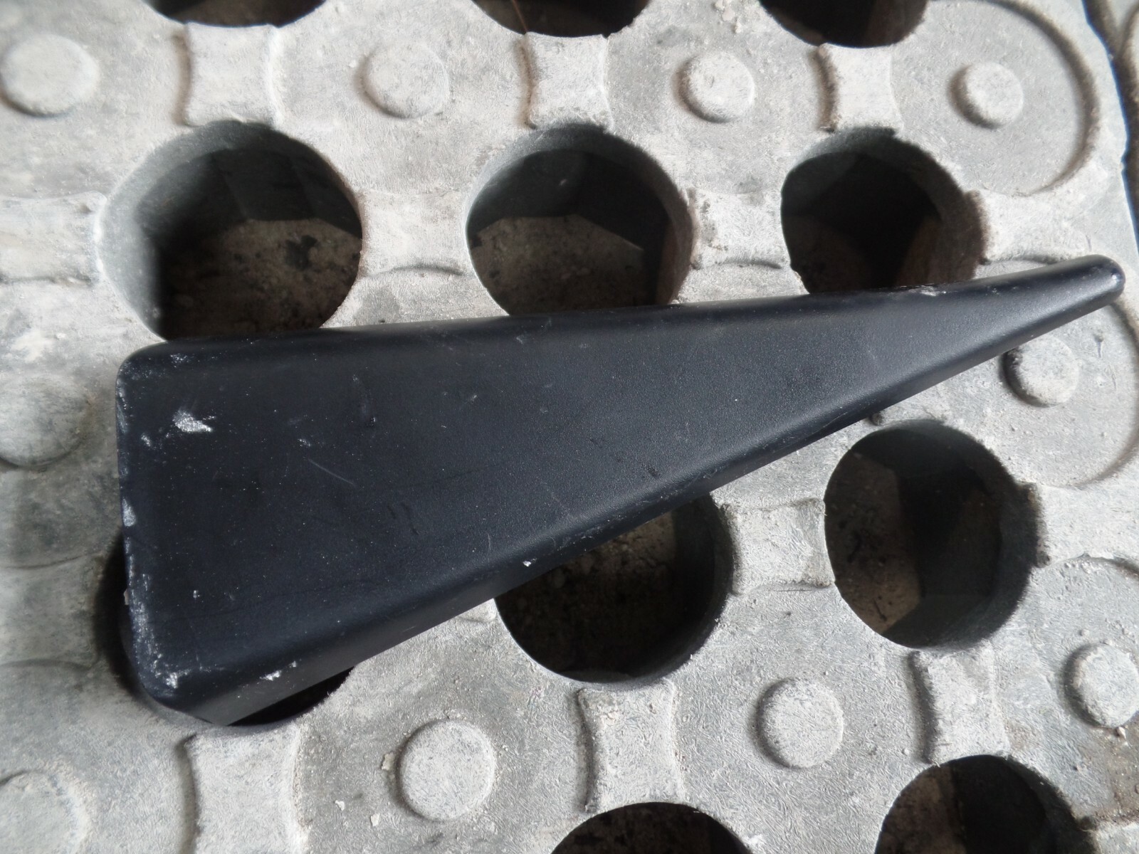 MK2 Nissan Note 2015 - Drivers Side Rear O/S/R Door Window Trim Panel