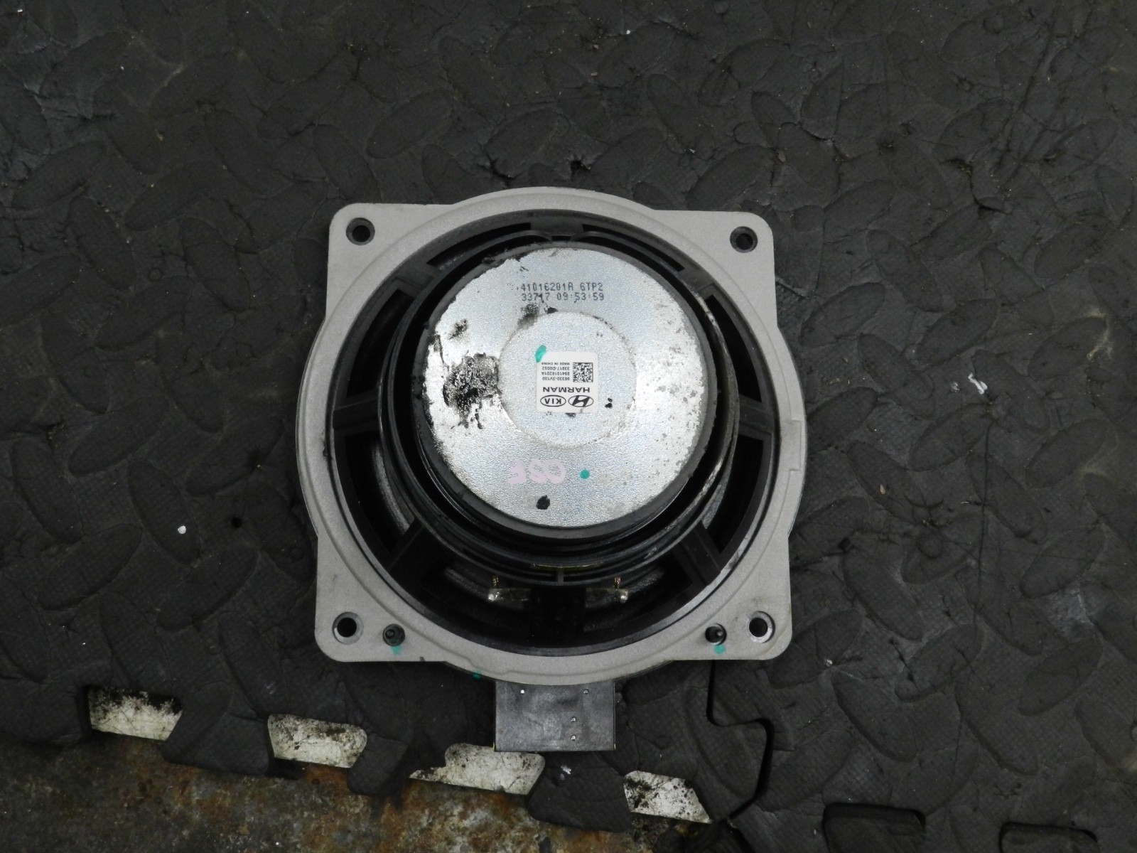 171. KIA SORENTO MK3 GT-LINE. DRIVER SIDE FRONT DOOR SPEAKER - Image 3