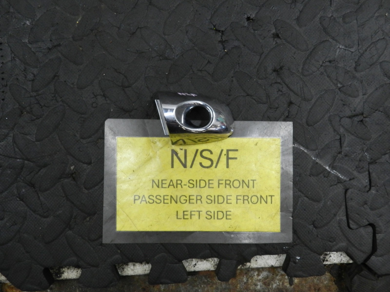 171. KIA SORENTO MK3 GT-LINE. PASSENGER SIDE FRONT DOOR HANDLE TRIM