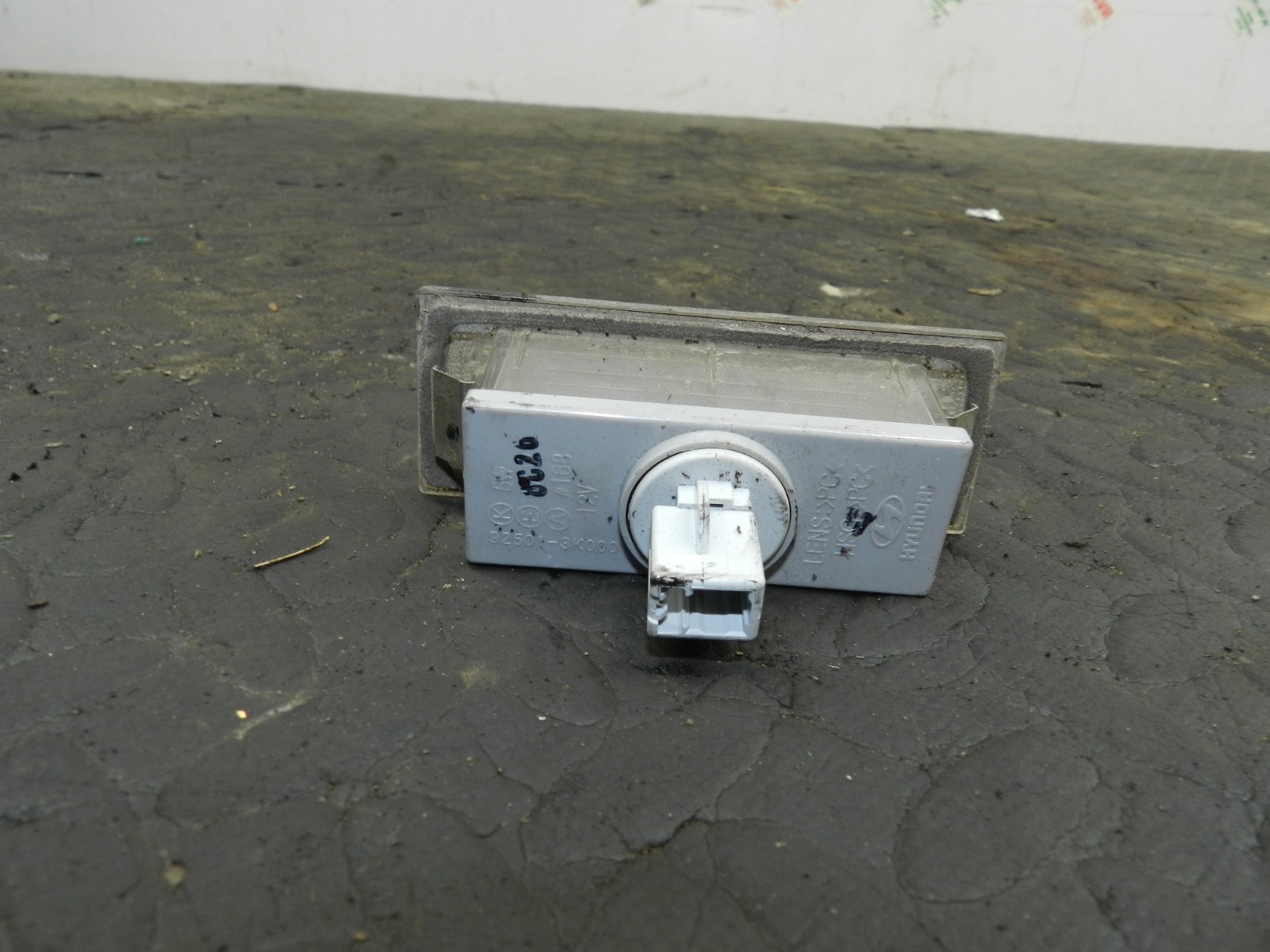 171. KIA SORENTO MK3 GT-LINE. NUMBER PLATE LIGHT - Image 2