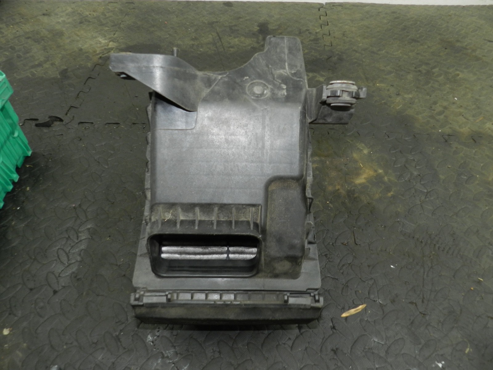 171. KIA SORENTO MK3 GT-LINE. AIR BOX FILTER HOUSING - Image 5