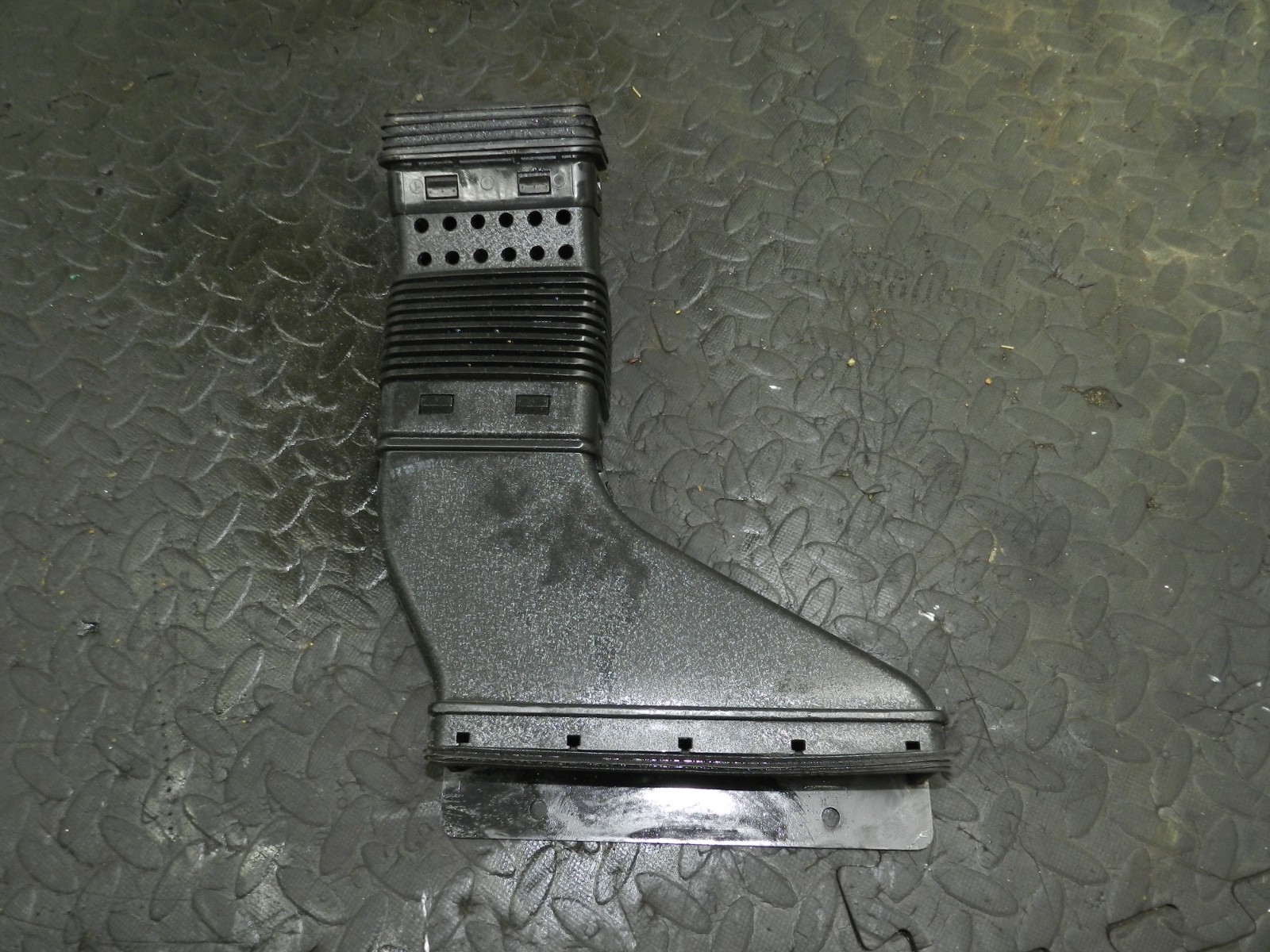 171. KIA SORENTO MK3 GT-LINE. AIR FLOW DUCT IN TAKE - Image 3