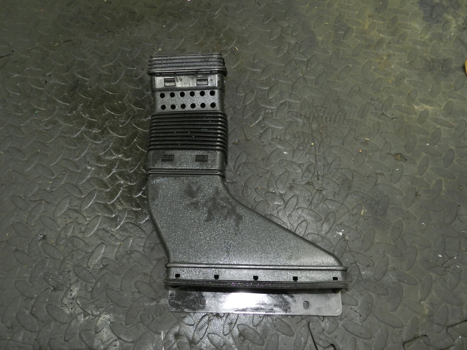 171. KIA SORENTO MK3 GT-LINE. AIR FLOW DUCT IN TAKE - Image 4