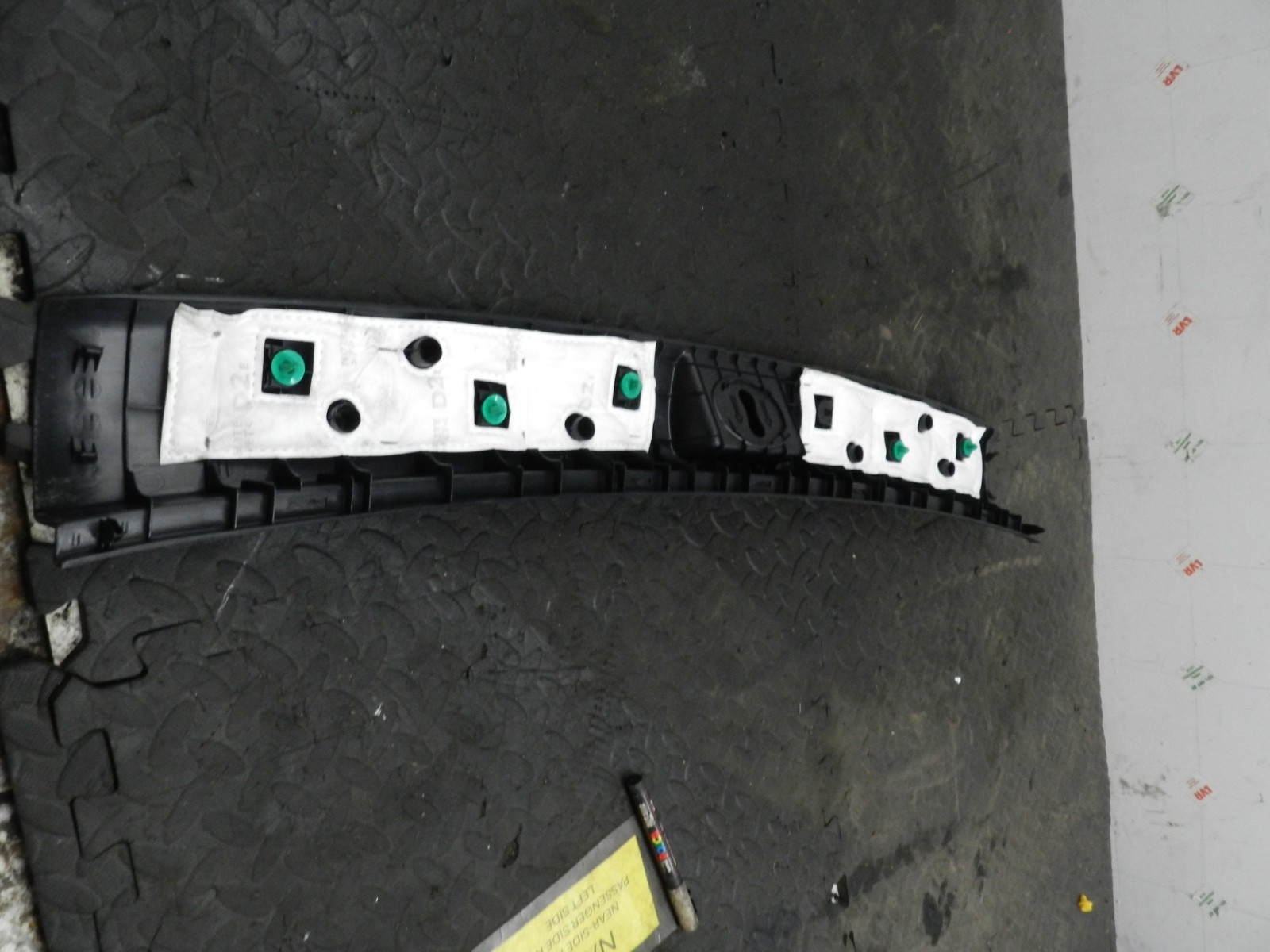 171. KIA SORENTO MK3 GT-LINE. BOOT SCUFF PANEL TRIM - Image 2