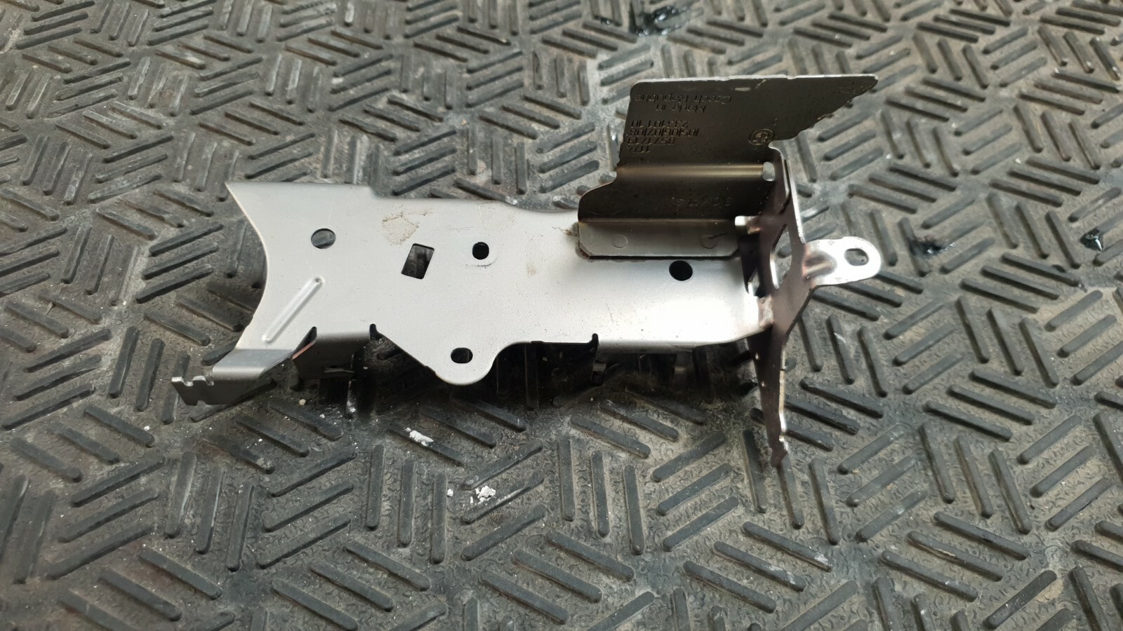 Mini Countryman 2014 1.6 Engine Bay Bracket 8571719 | 23310110