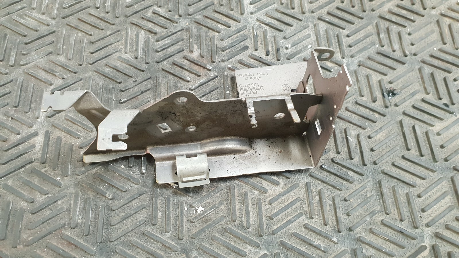 Mini Countryman 2014 1.6 Engine Bay Bracket 8571719 | 23310110 - Image 2