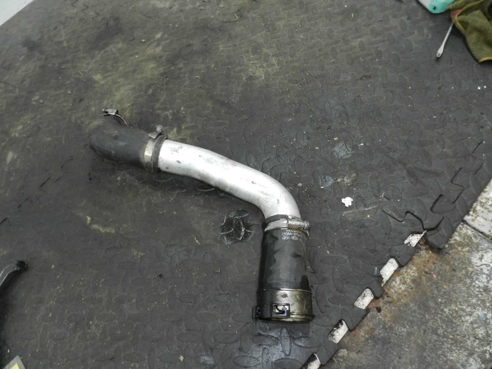 171. KIA SORENTO MK3 GT-LINE. AIR BOOST INTAKE PIPE - Image 3