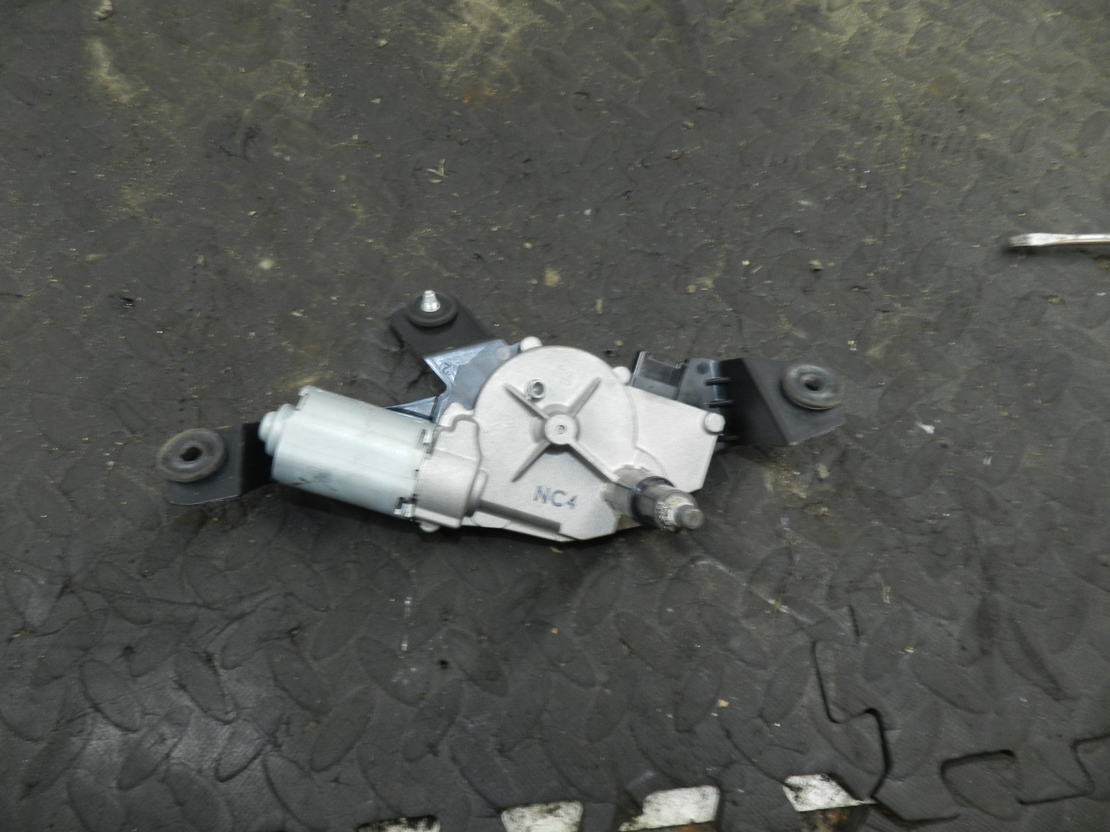 171. KIA SORENTO MK3 GT-LINE. REAR WIPER MOTOR