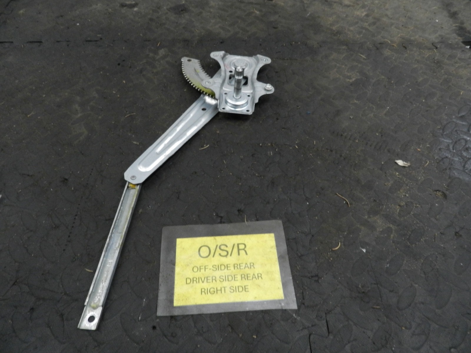 174. 2020 NISSAN MICRA K14. DRIVER SIDE REAR DOOR WINDOW REGULATOR