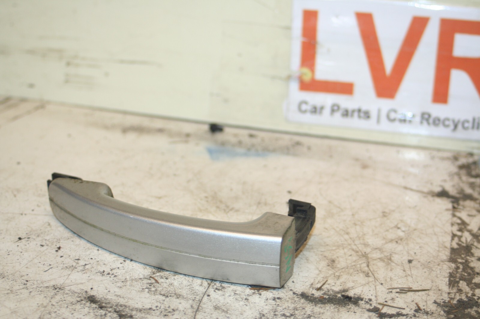 (6B) 2013 FORD FOCUS 1.0 ECOBOOST. PASSENGER SIDE FRONT DOOR HANDLE NEAR SIDE