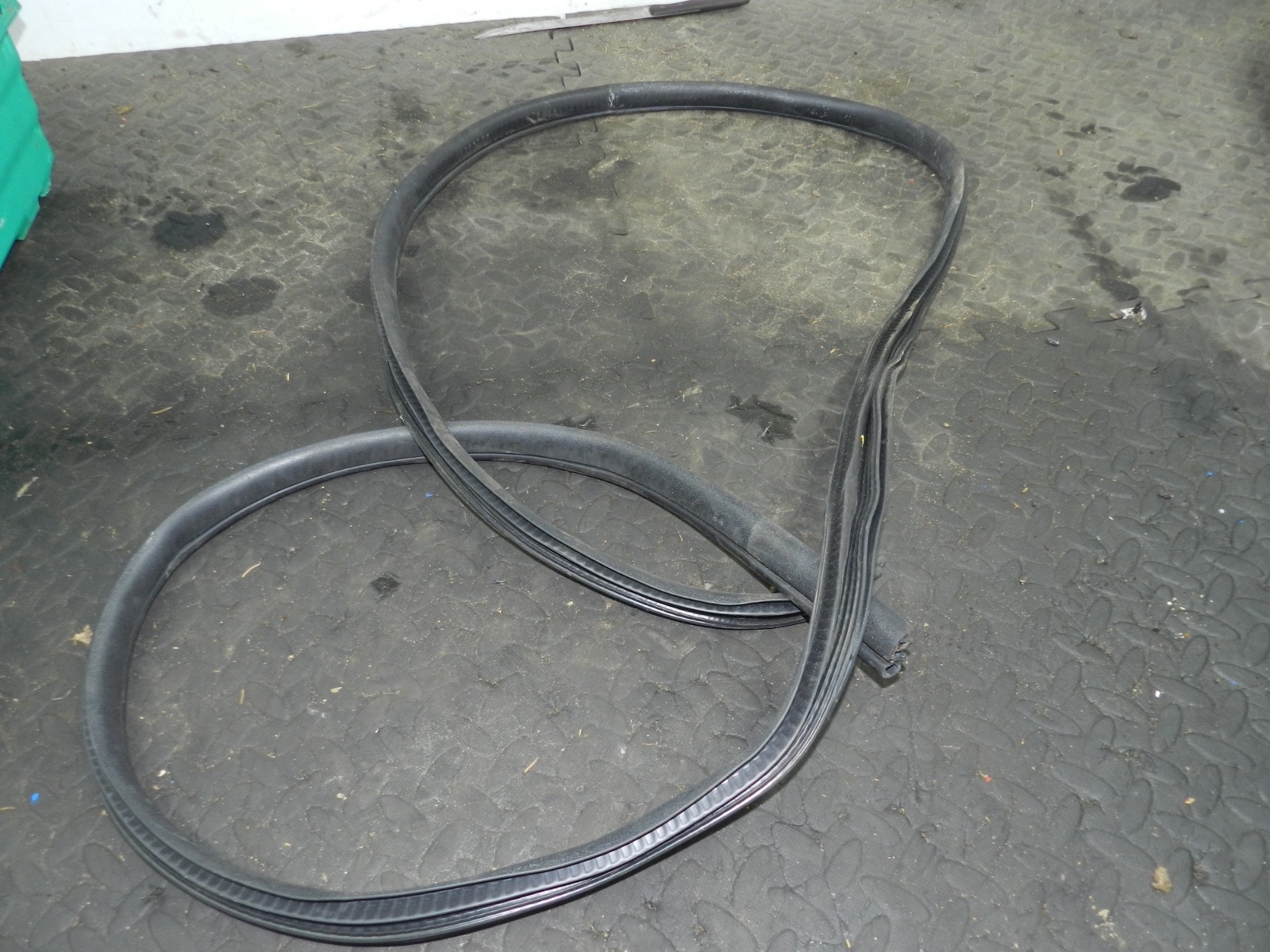 174. 2020 NISSAN MICRA K14. DRIVER SIDE REAR DOOR WEATHER SEAL RUBBER