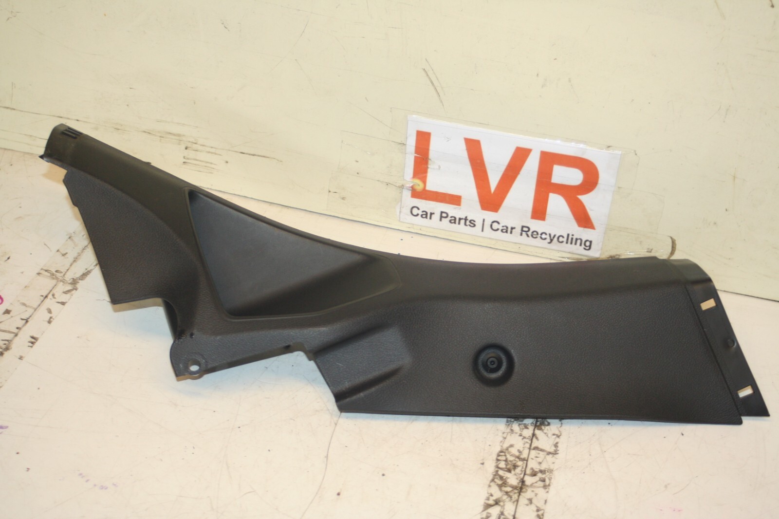 (6B) 2013 FORD FOCUS 1.0 ECOBOOST. C PILLAR TRIM LOWER