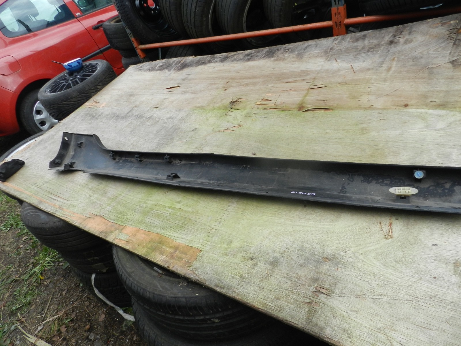 550010 82018Z03 PEUGEOT 2008 DRIVER SIDE SKIRT SILL BLACK TRIM - Image 7