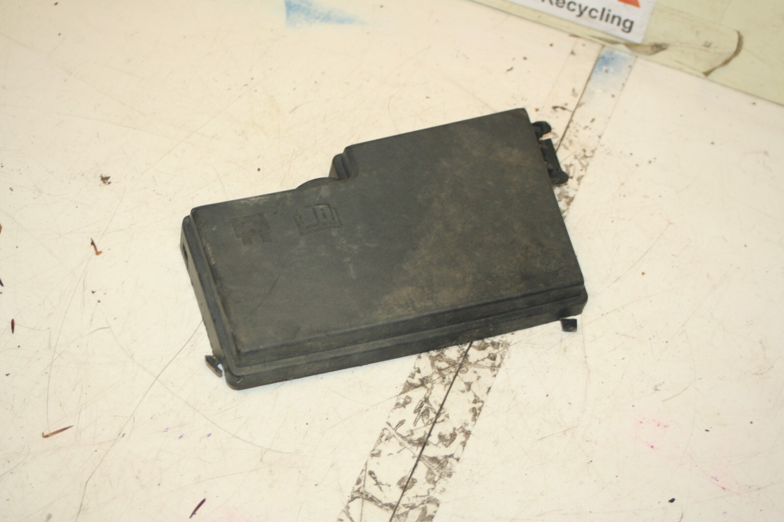 (6B) 2013 FORD FOCUS 1.0 ECOBOOST. FUSE BOX COVER