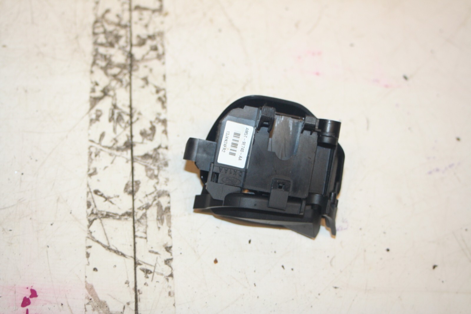 (6B) 2013 FORD FOCUS 1.0 ECOBOOST. CLIMATE CONTROL BUTTONS - Image 2