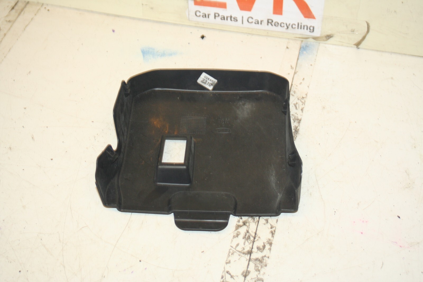 (6B) 2013 FORD FOCUS 1.0 ECOBOOST. BATTERY COVER TRIM - Image 2