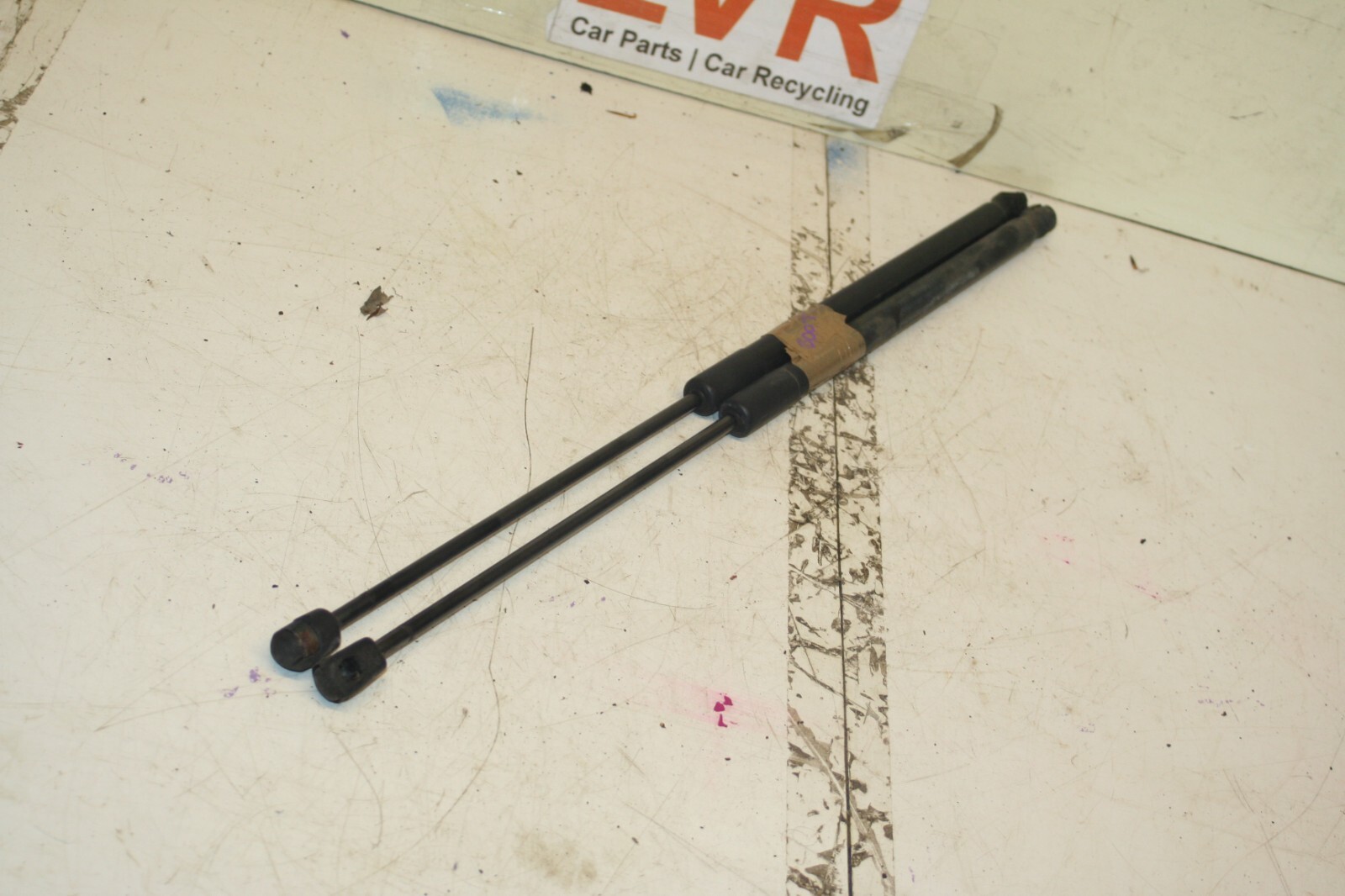 (6B) 2013 FORD FOCUS 1.0 ECOBOOST. BOOT GAS STRUTS HYDRAULIC