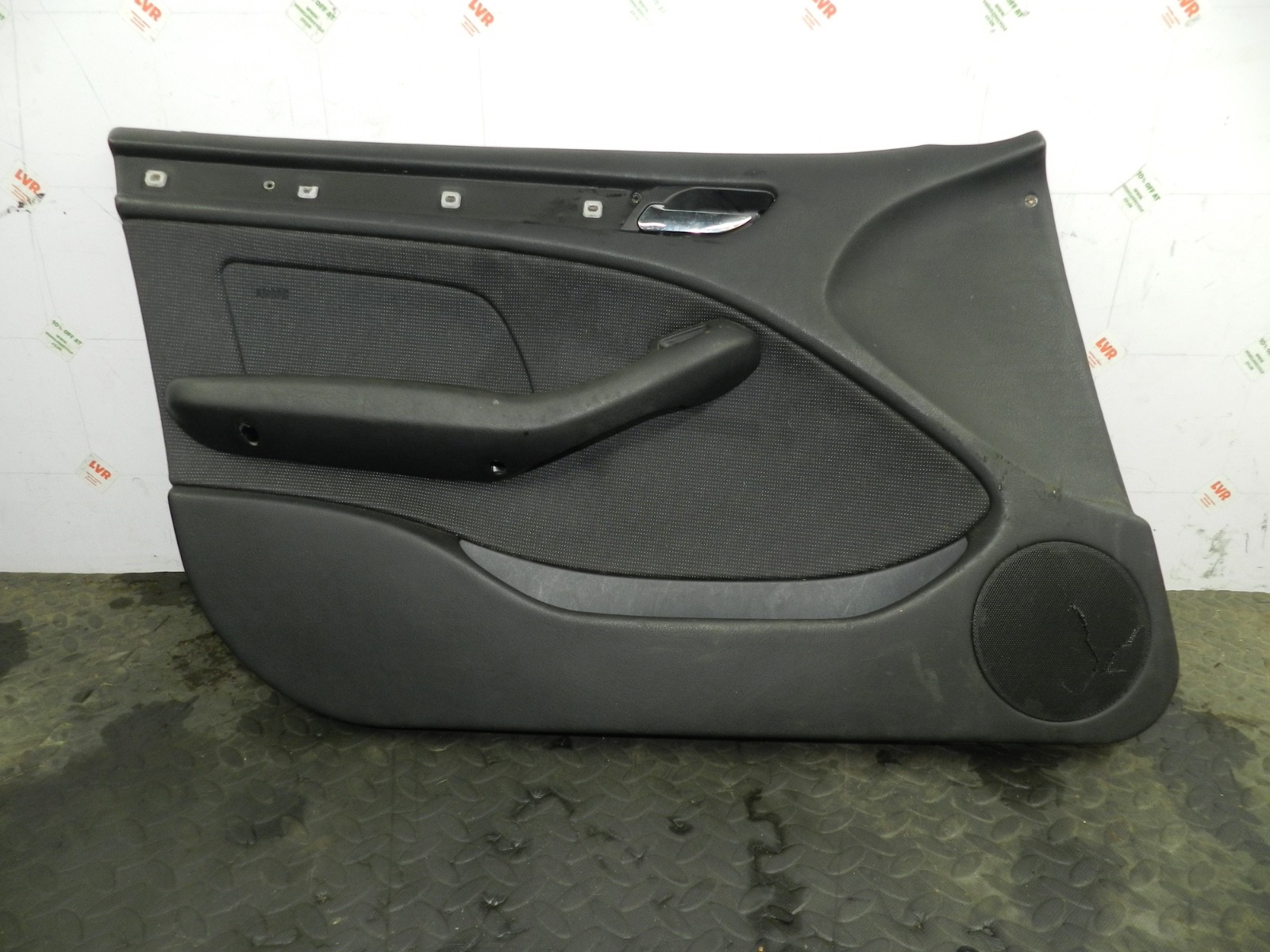 176. 2001 BMW 330D E46. PASSENGER SIDE FRONT DOOR CARD PANEL